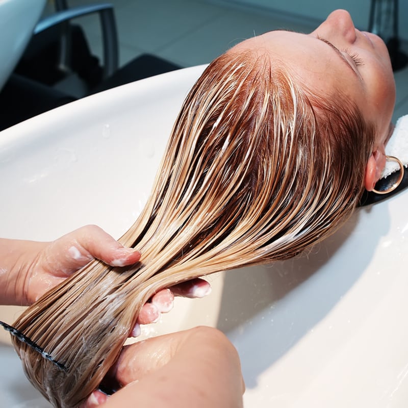 Мелирование волос в салоне